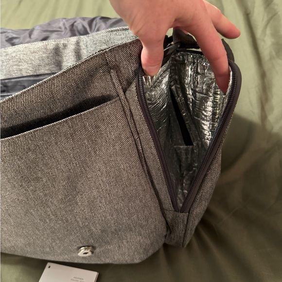 NWT Baby Diaper Bag - Picture 4 of 8